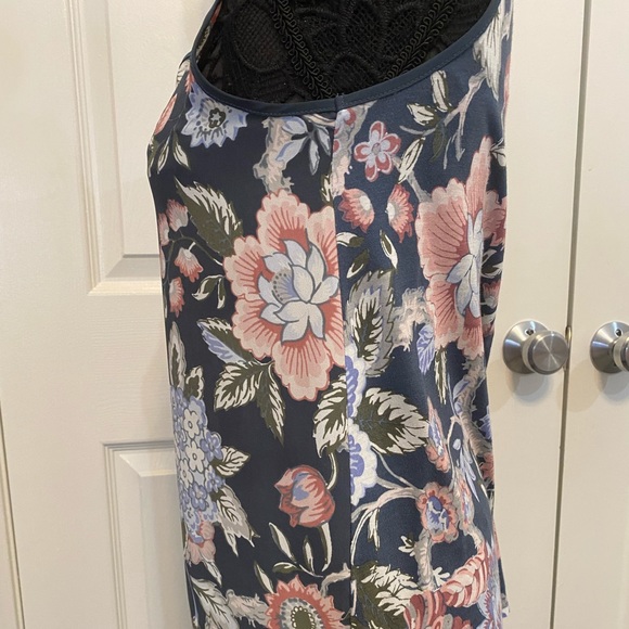Loft Outlet, navy floral, mixed media, tank top, size S - Picture 2 of 5
